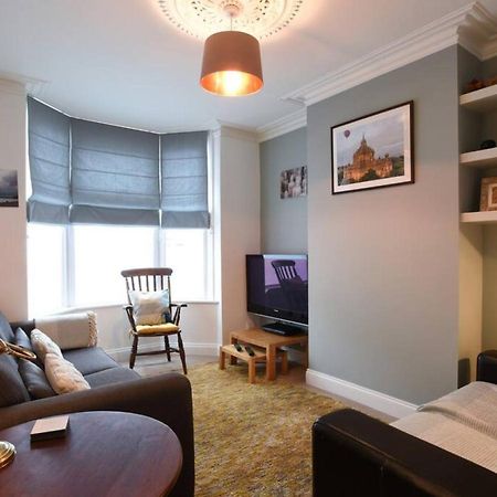 Air Maison - Stylish 2 Bedroom - Short Walk To Southsea Portsmouth Bagian luar foto