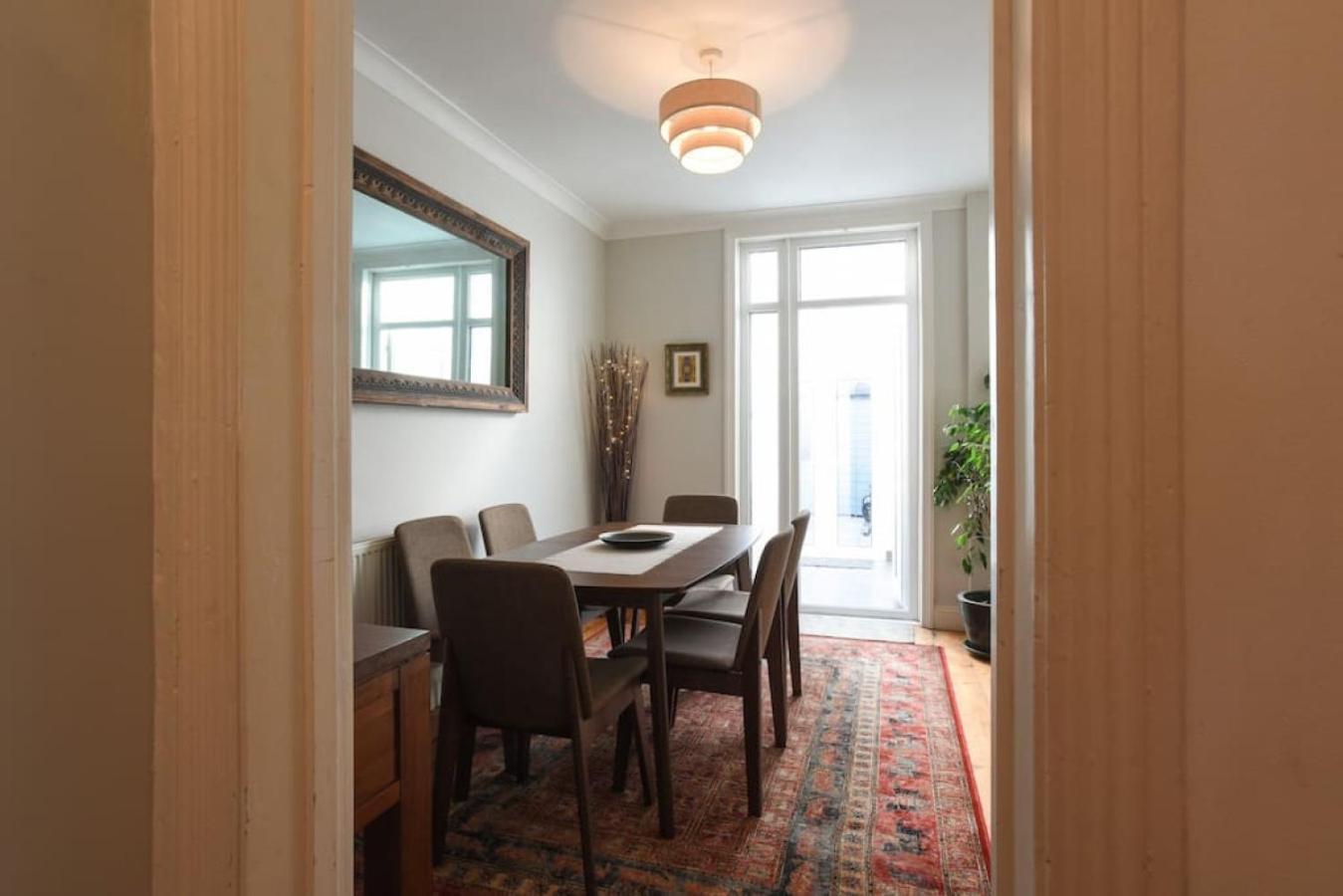 Air Maison - Stylish 2 Bedroom - Short Walk To Southsea Portsmouth Bagian luar foto