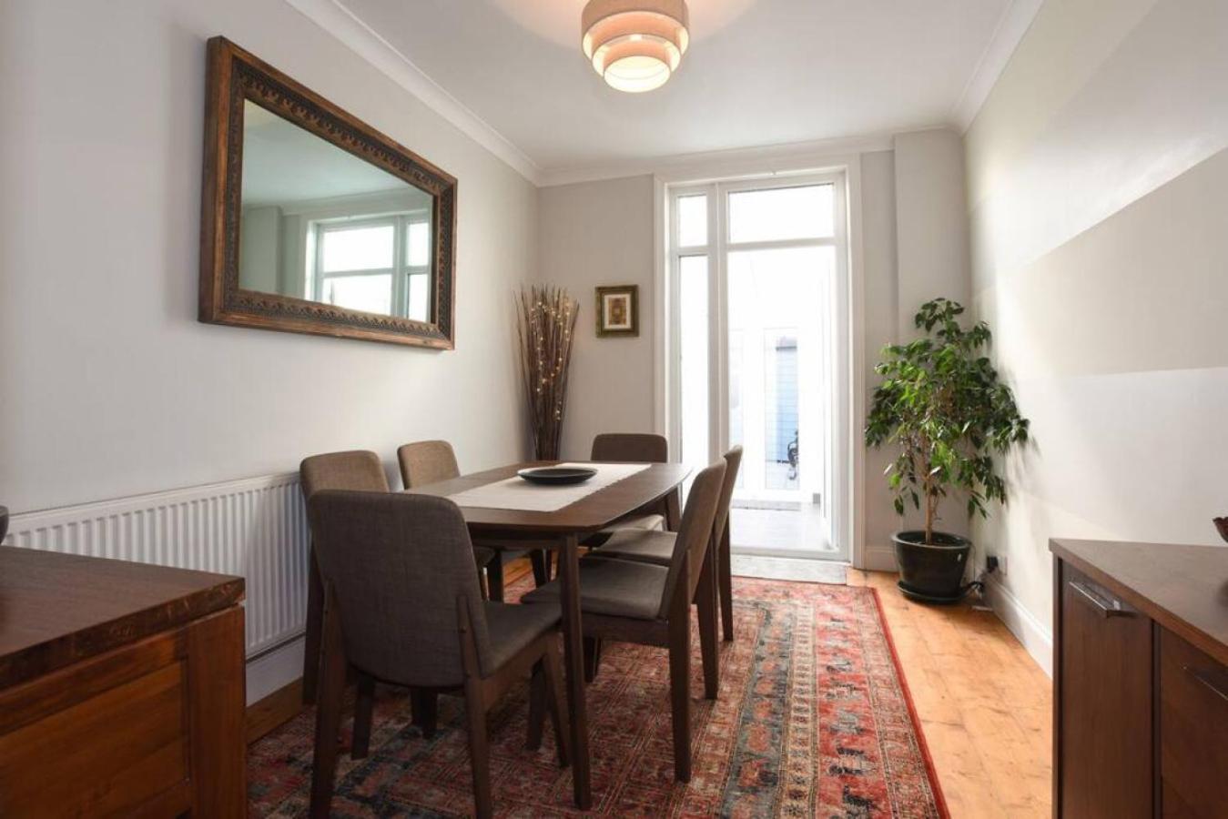 Air Maison - Stylish 2 Bedroom - Short Walk To Southsea Portsmouth Bagian luar foto