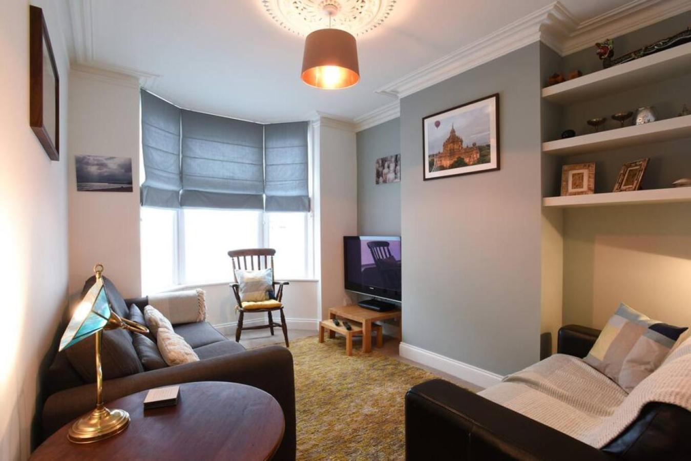 Air Maison - Stylish 2 Bedroom - Short Walk To Southsea Portsmouth Bagian luar foto